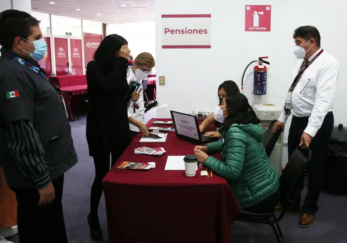 Trámites de pensiones en el ISSSTE