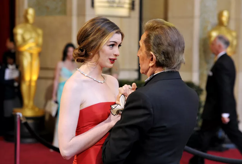 valentino garavani anne hathaway