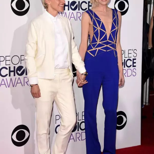 Las esposas también hicieron presencia en la alfombra roja.