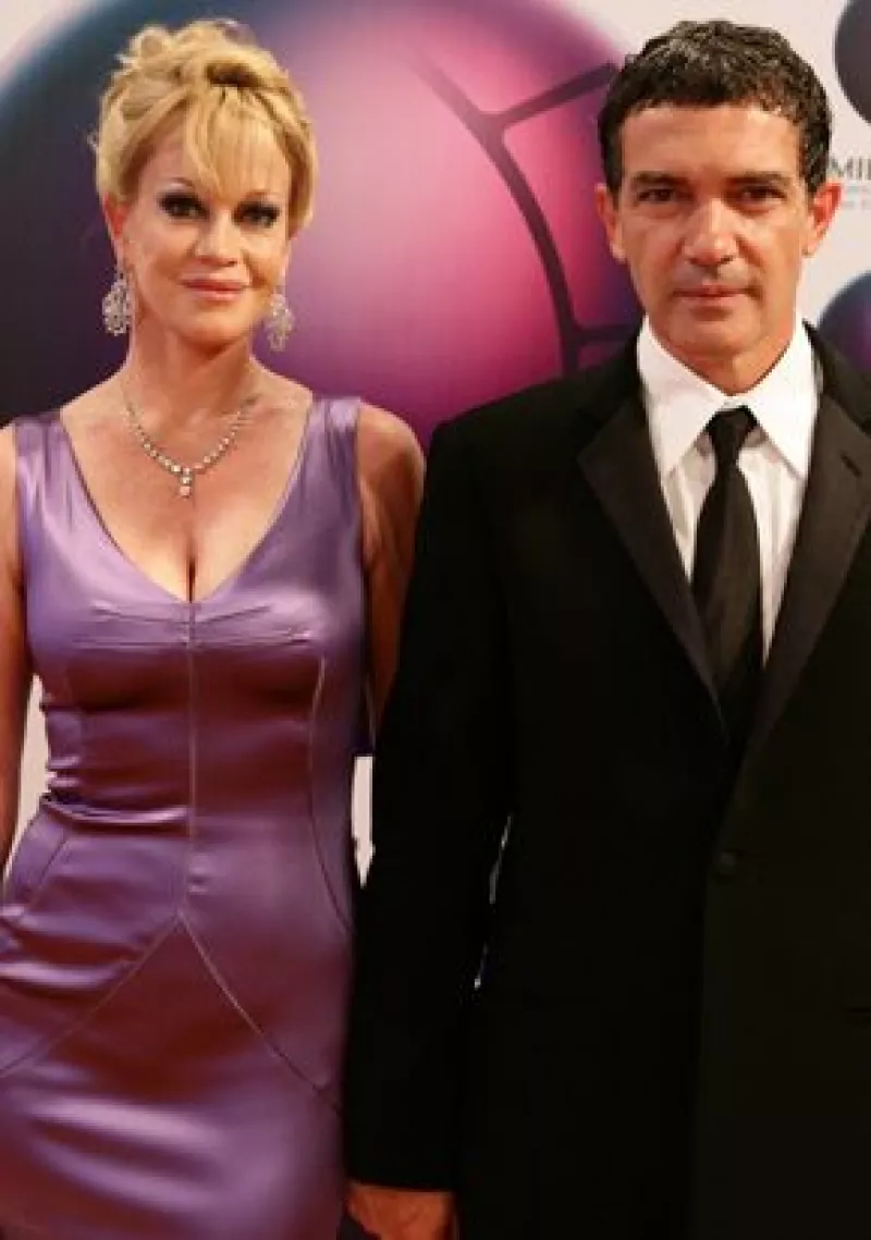 La esposa de Antonio Banderas fue internada pues supuestamente recayó en su adicción a las drogas y el alcohol.