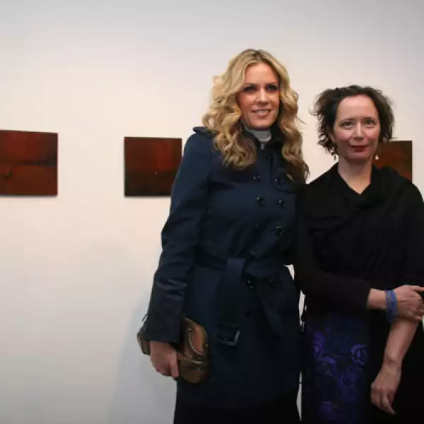 Exposición de Mona J. Lang con Rebeca De Alba.