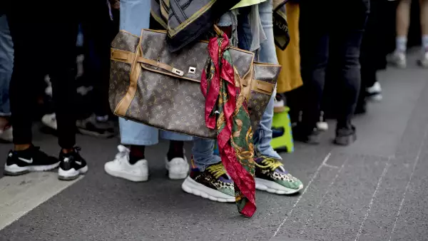 Paris m str S20 513.jpg