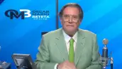 Óscar Mario Beteta en su última transmisión con el Heraldo Radio.