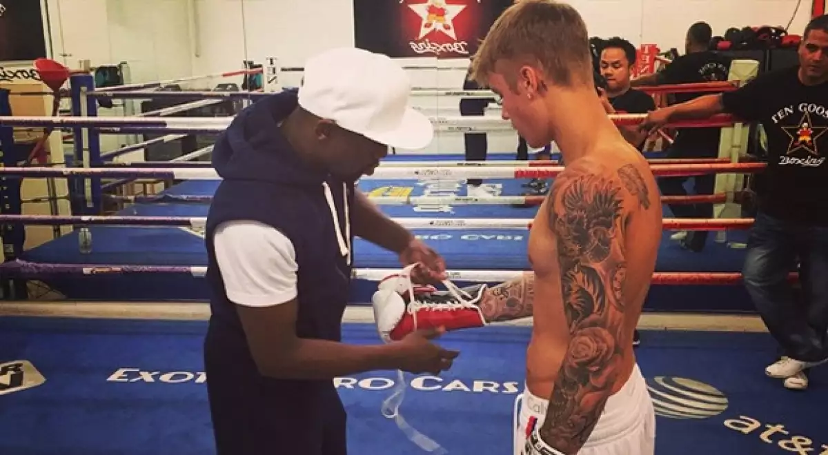 El canadiense publicó en Instgram fotos de su primer entrenamiento con el boxeador profesional que, desde hace un tiempo, se ha vuelto muy amigo suyo.
