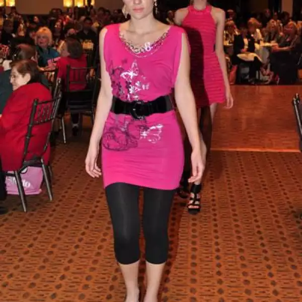 Desfile de Casa Laredo