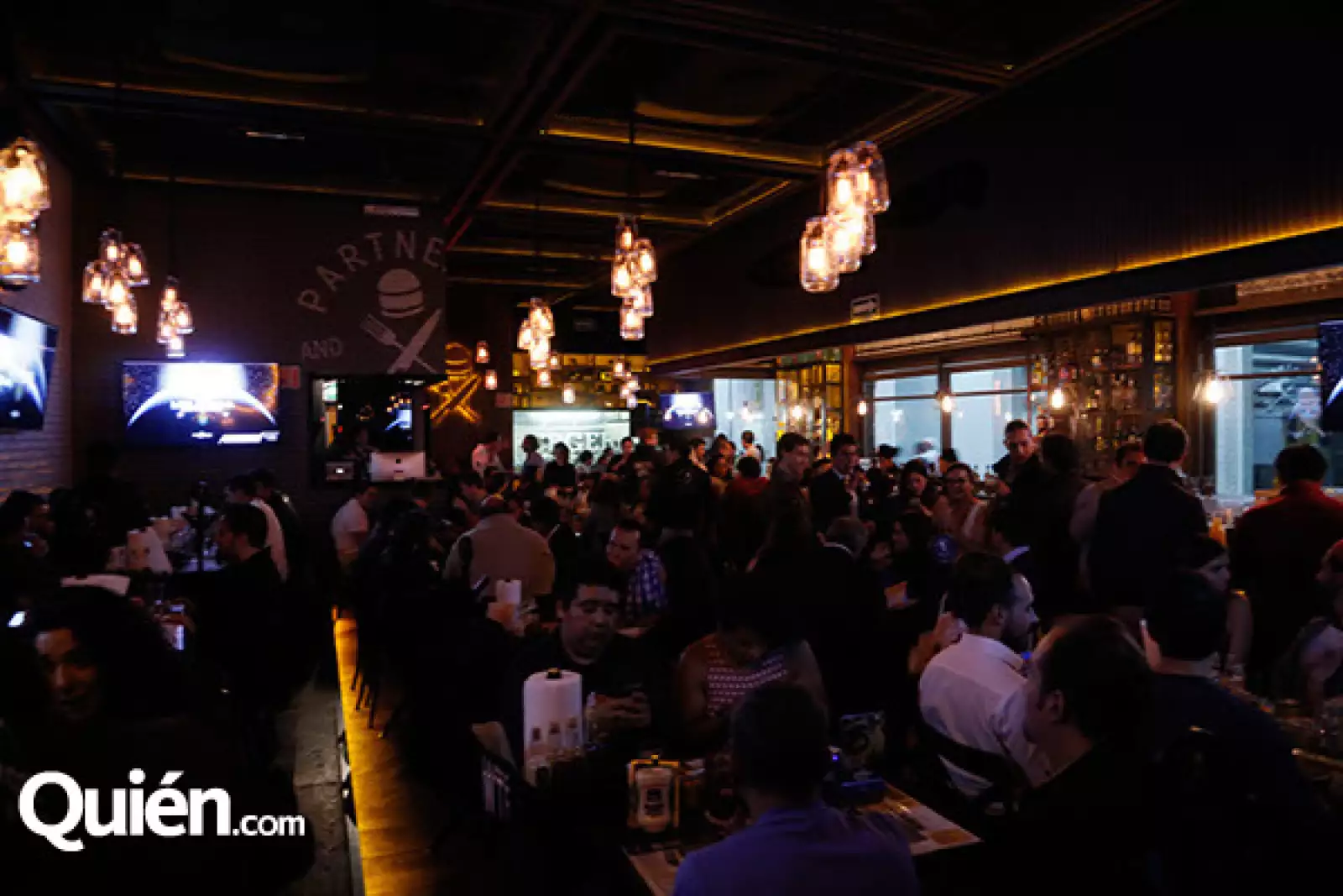 Los invitados disfrutaron de un coctel después de la Premiere.