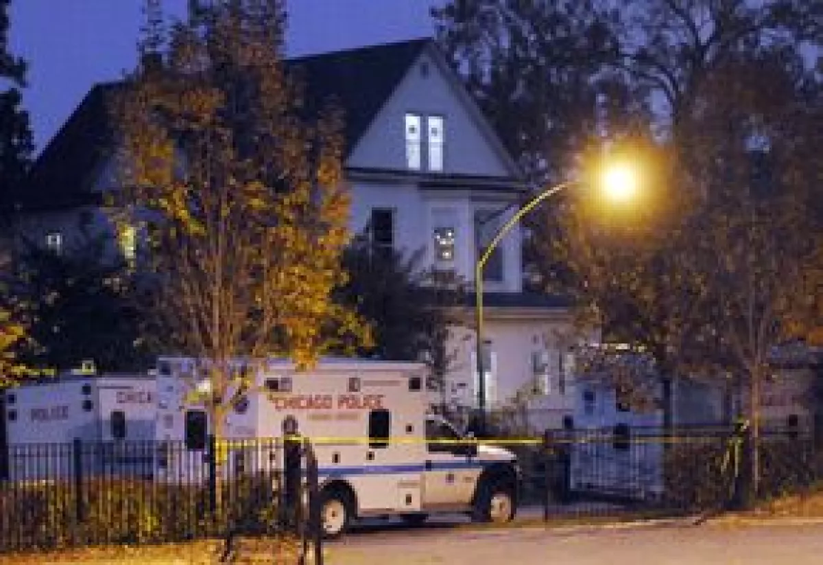 Los cadáveres baleados de la madre y el hermano de la actriz y cantante fueron encontrados en su vivienda; la policía investiga los hechos y la desaparición de un sobrino.