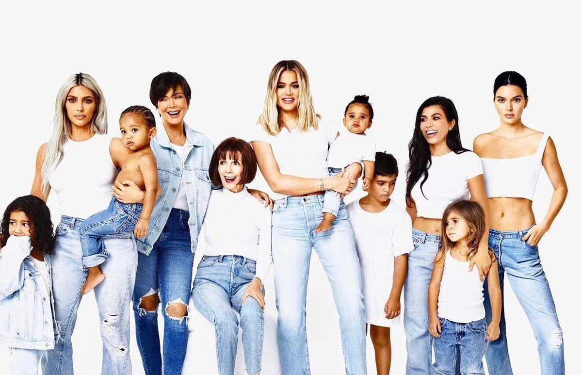 Kardashians-Postal-Navidena