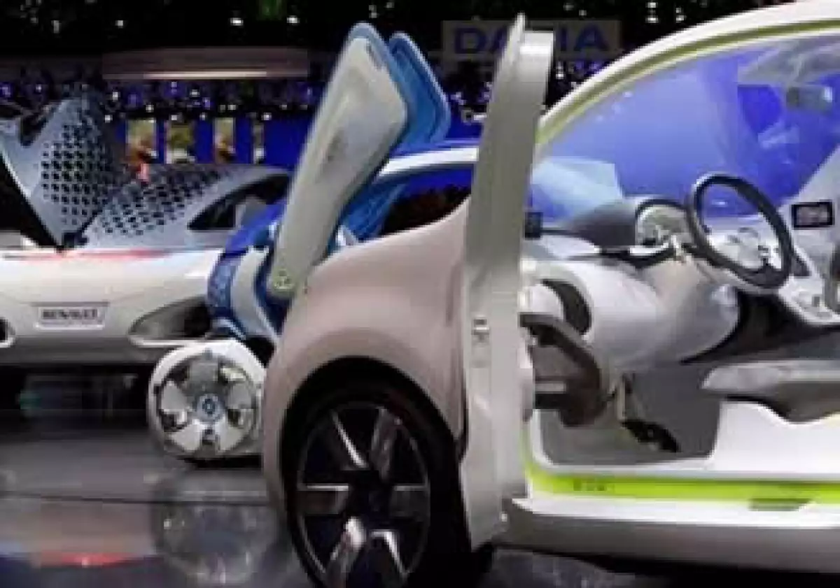 Renault espera iniciar la venta de tres modelos de autos eléctricos este mismo año. (Foto: AP)