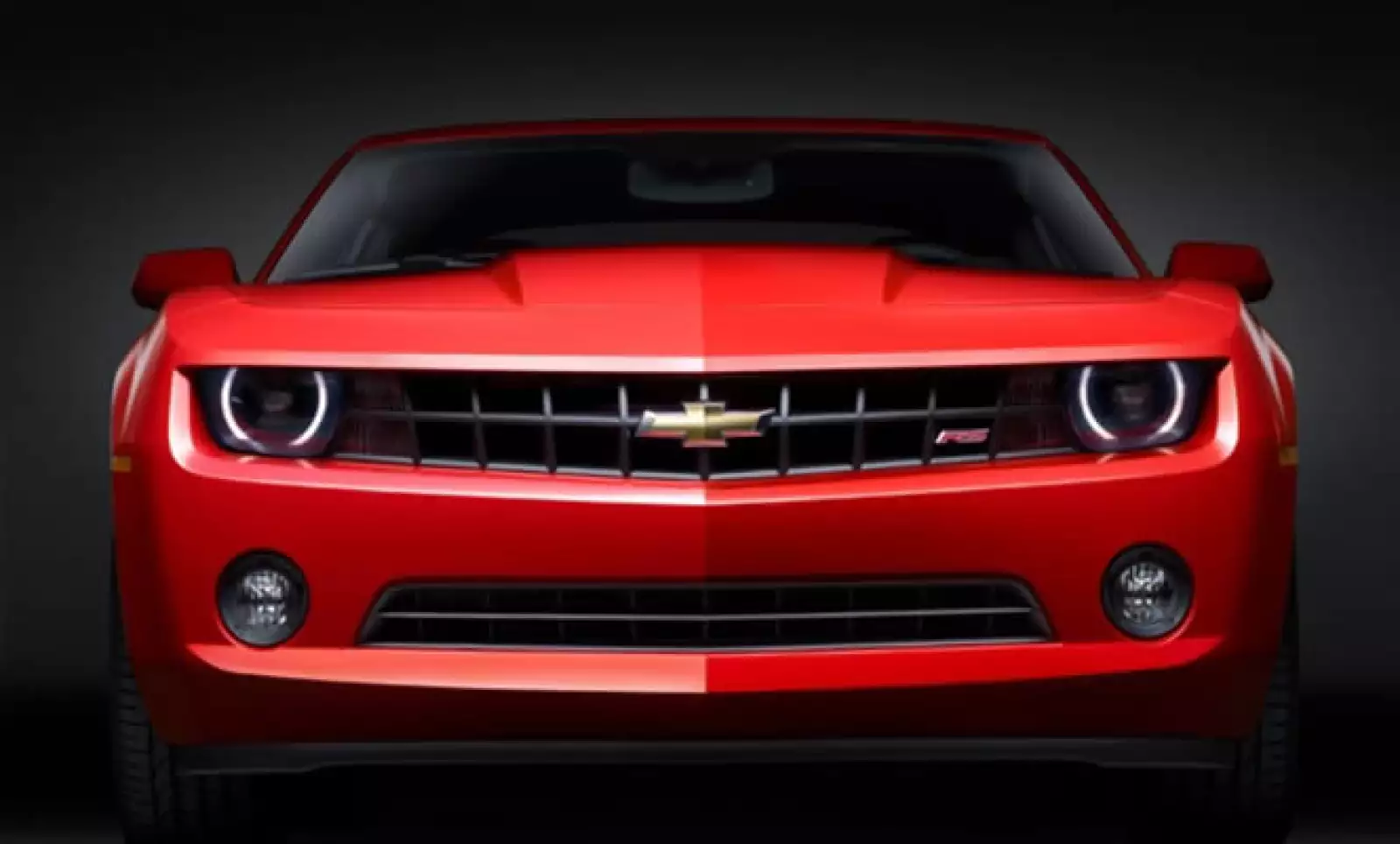 Con un varlo de aproximadamente 30 mil dólares, este automovil compite con el Ford Mustang GT y el recién lanzado Dodge Challenger R/T.