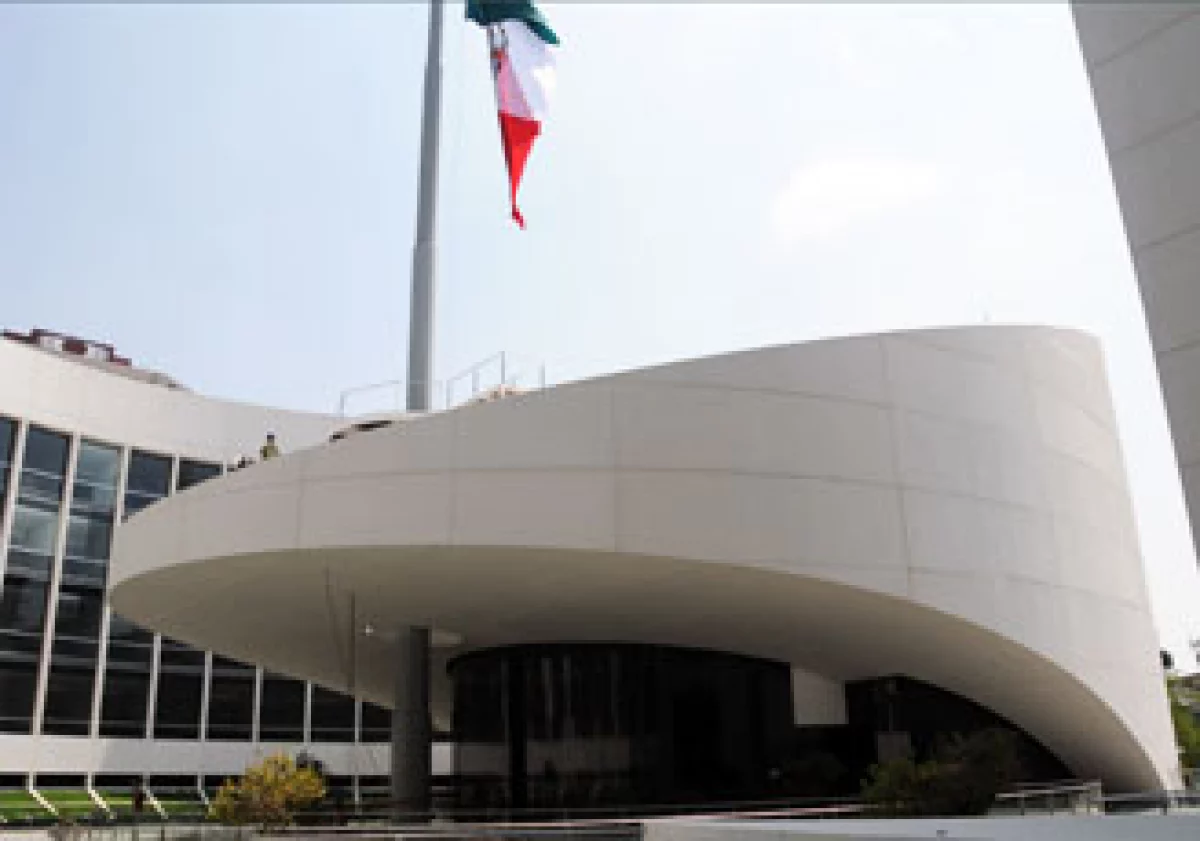 El edificio central es el Pleno y es una interpretación del pico de un águila. (Foto: Brenda Blakely)