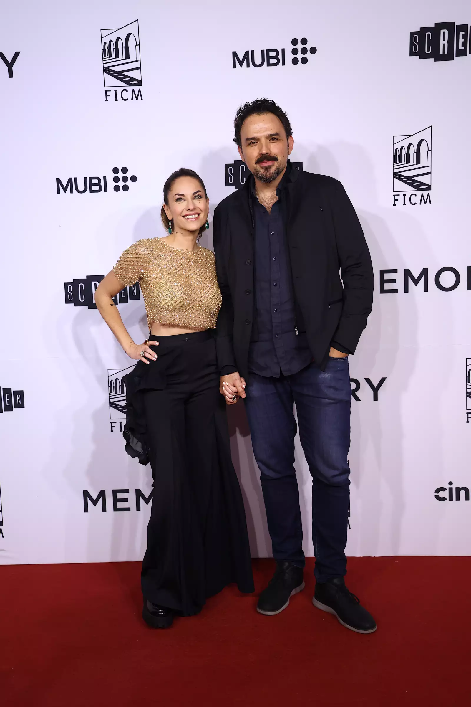 Bárbara Mori y Fernando Rovzar