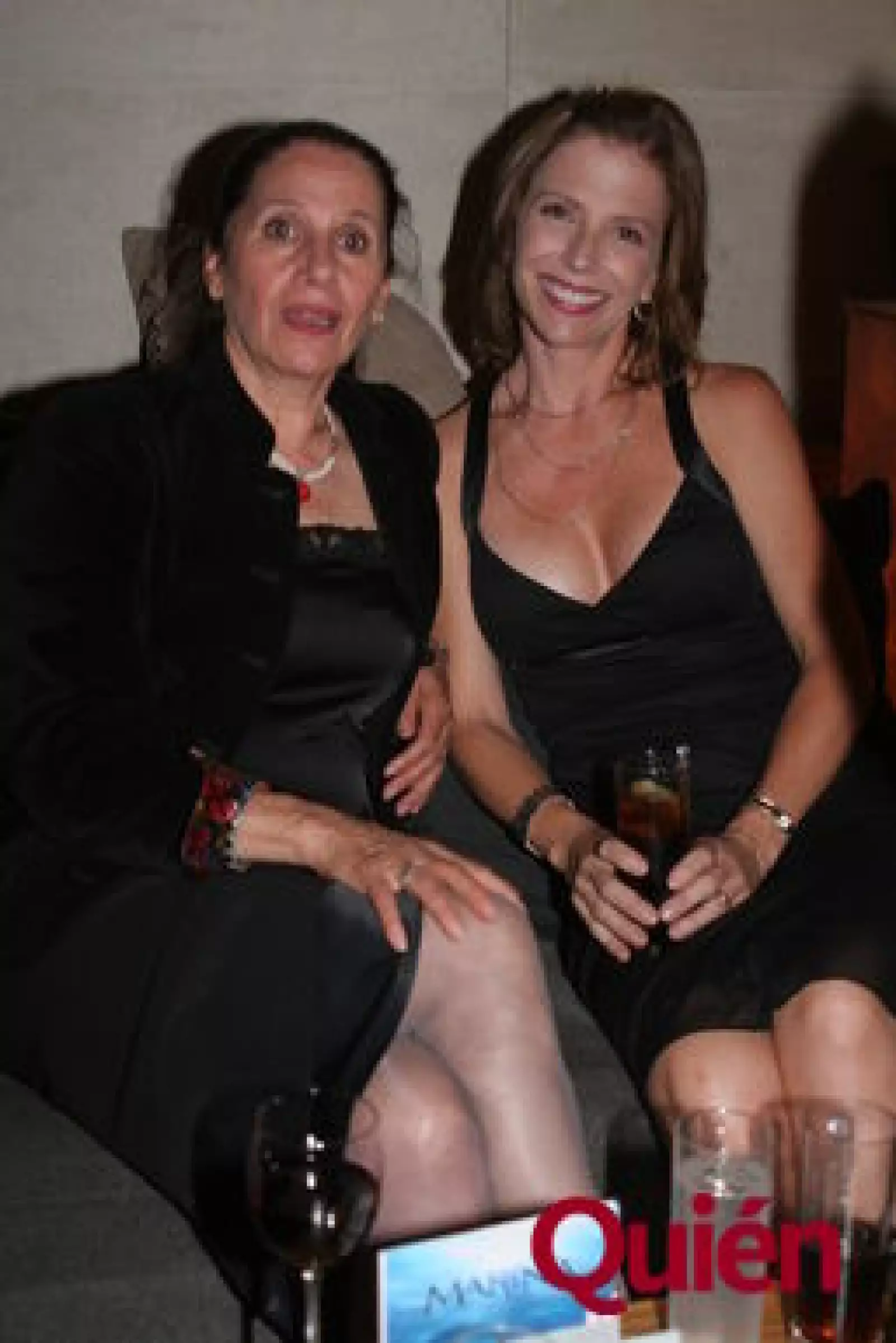 Martha Aurora, Claudia Lobo