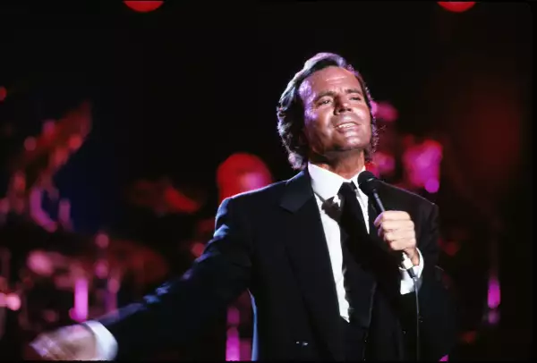Photo of Julio IGLESIAS