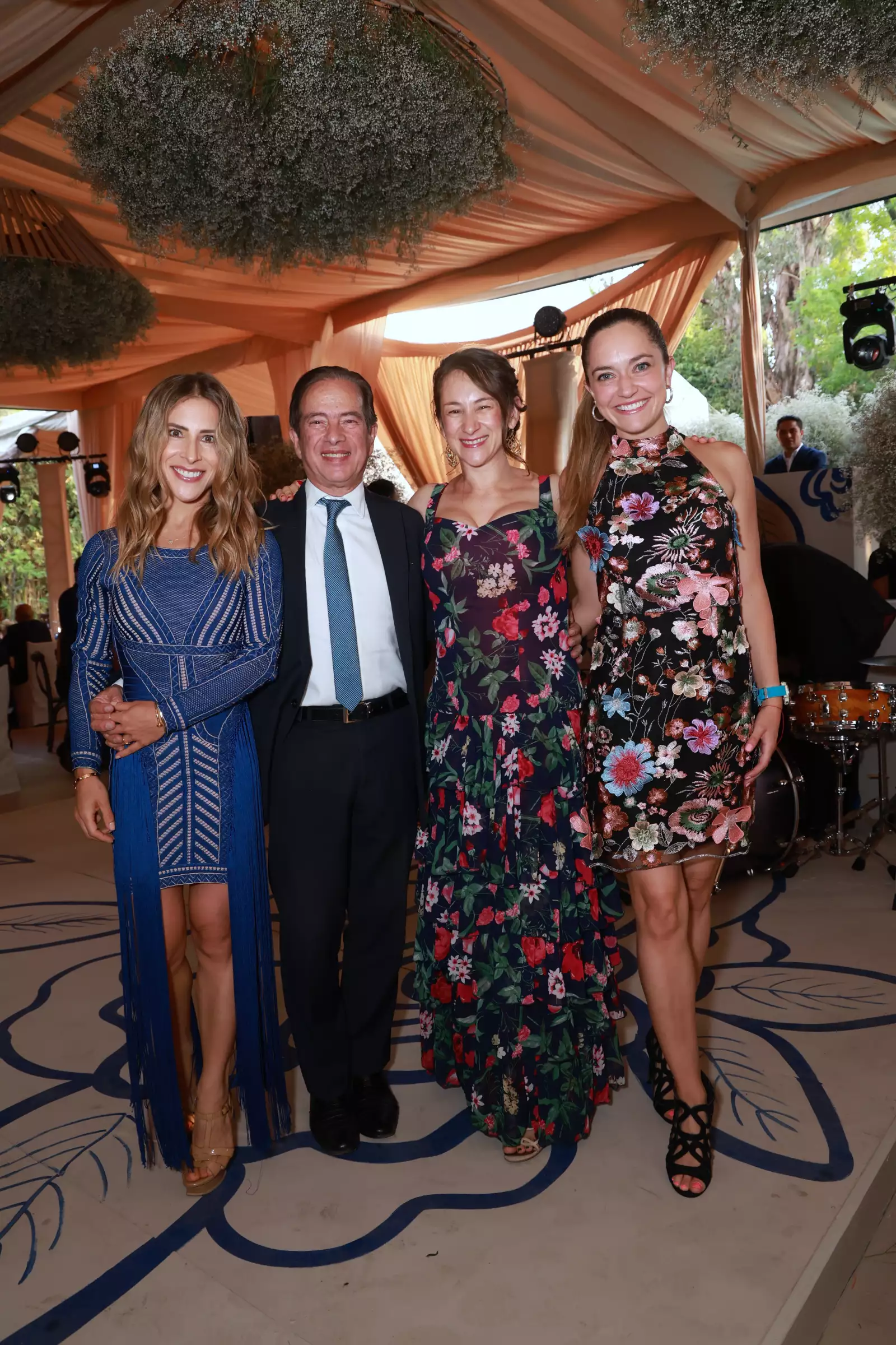 Marielle, Ignacio y Andrea Beteta con Regina Orvañanos