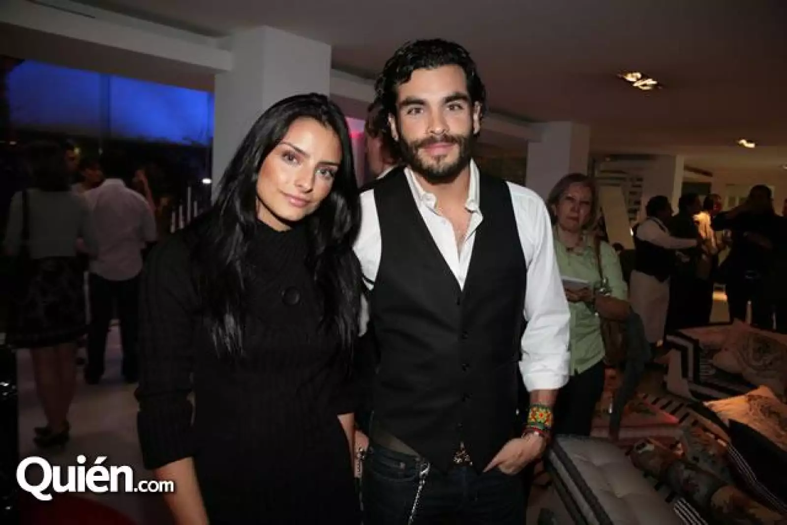 Aislinn Derbez,Gonzalo García Vivanco