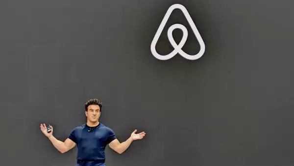 Airbnb evoluciona en una superapp