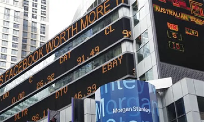 Morgan Stanley logró la mayor parte de la ganancia el lunes, cuando compró acciones por debajo del precio de salida de 38 dólares. (Foto: AP)