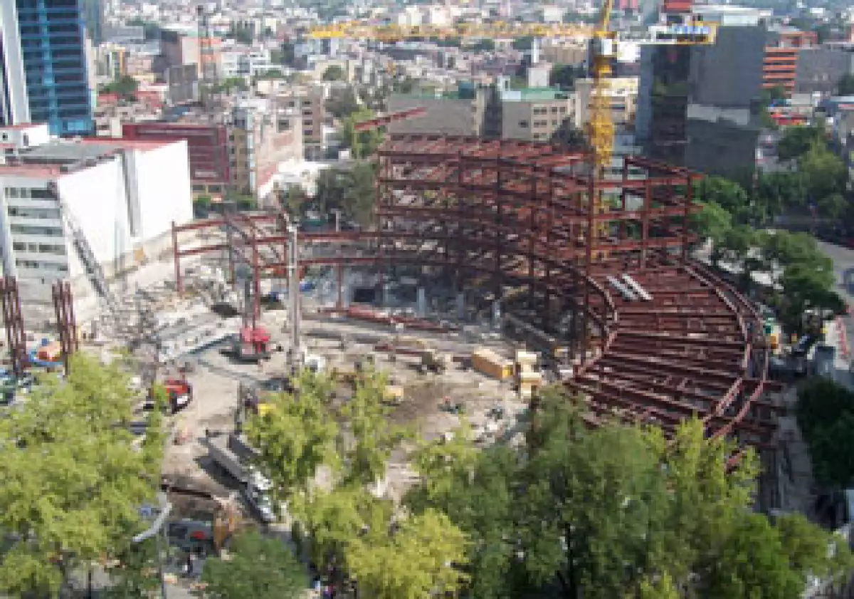 La construcción del Senado de la República presentó complicaciones por la calidad del terreno. (Foto: Cortesía Grupo Indi.)