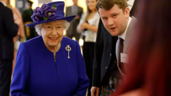 Reina Isabel II