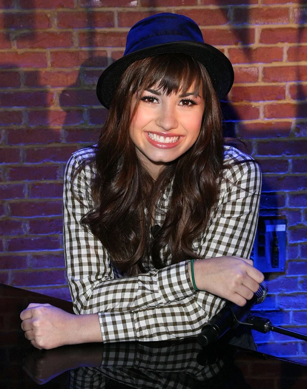Demi Lovato revela que probó las drogas y el alcohol desde temprana edad