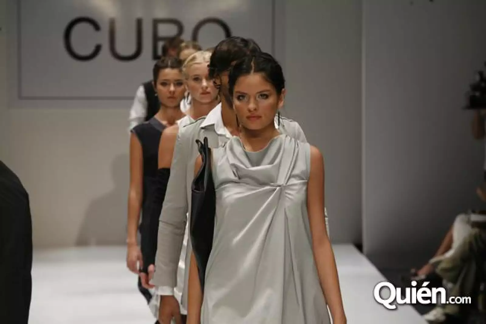 Dfashi Desfile Cubon