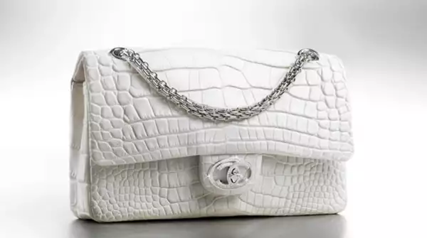 Bolsa Chanel con diamantes