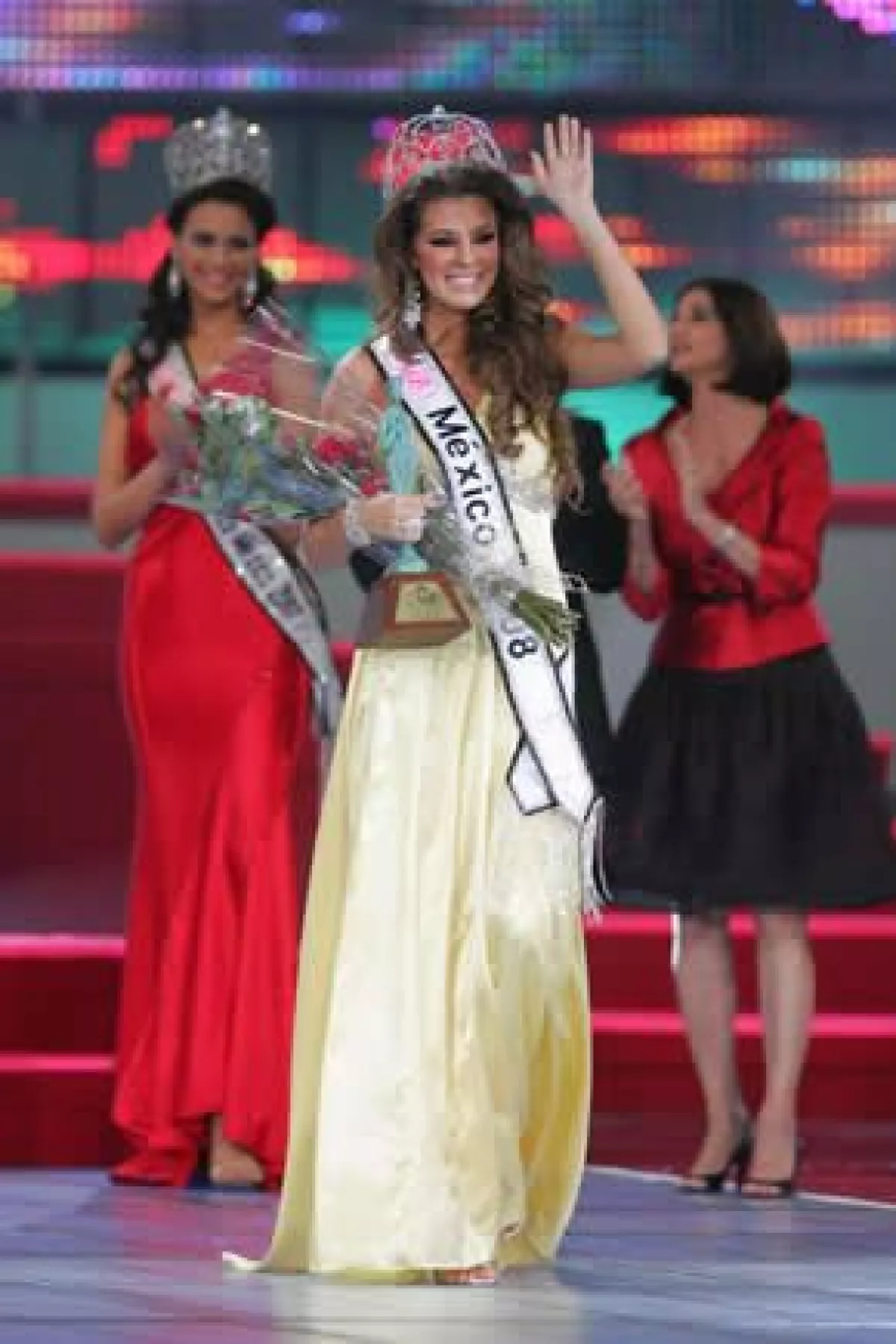 Karla Carrillo dijo que pondrá todo su esfuerzo para triunfar en el certamen internacional.
