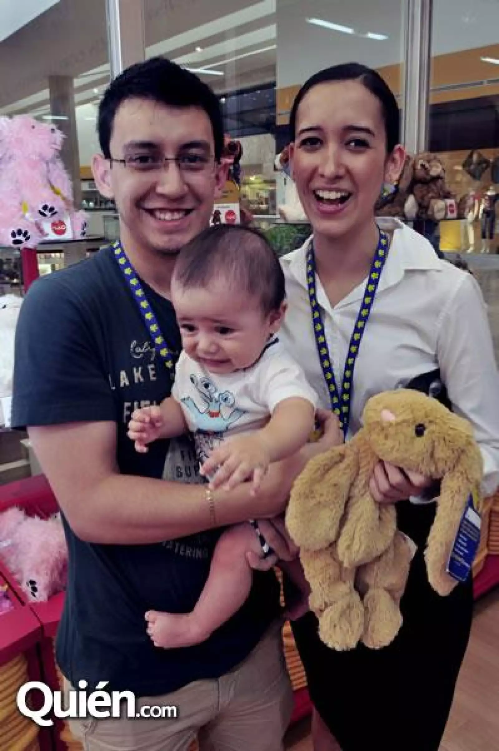 Yehudi Tolentino,Iker Lionel Hernández y María Mena