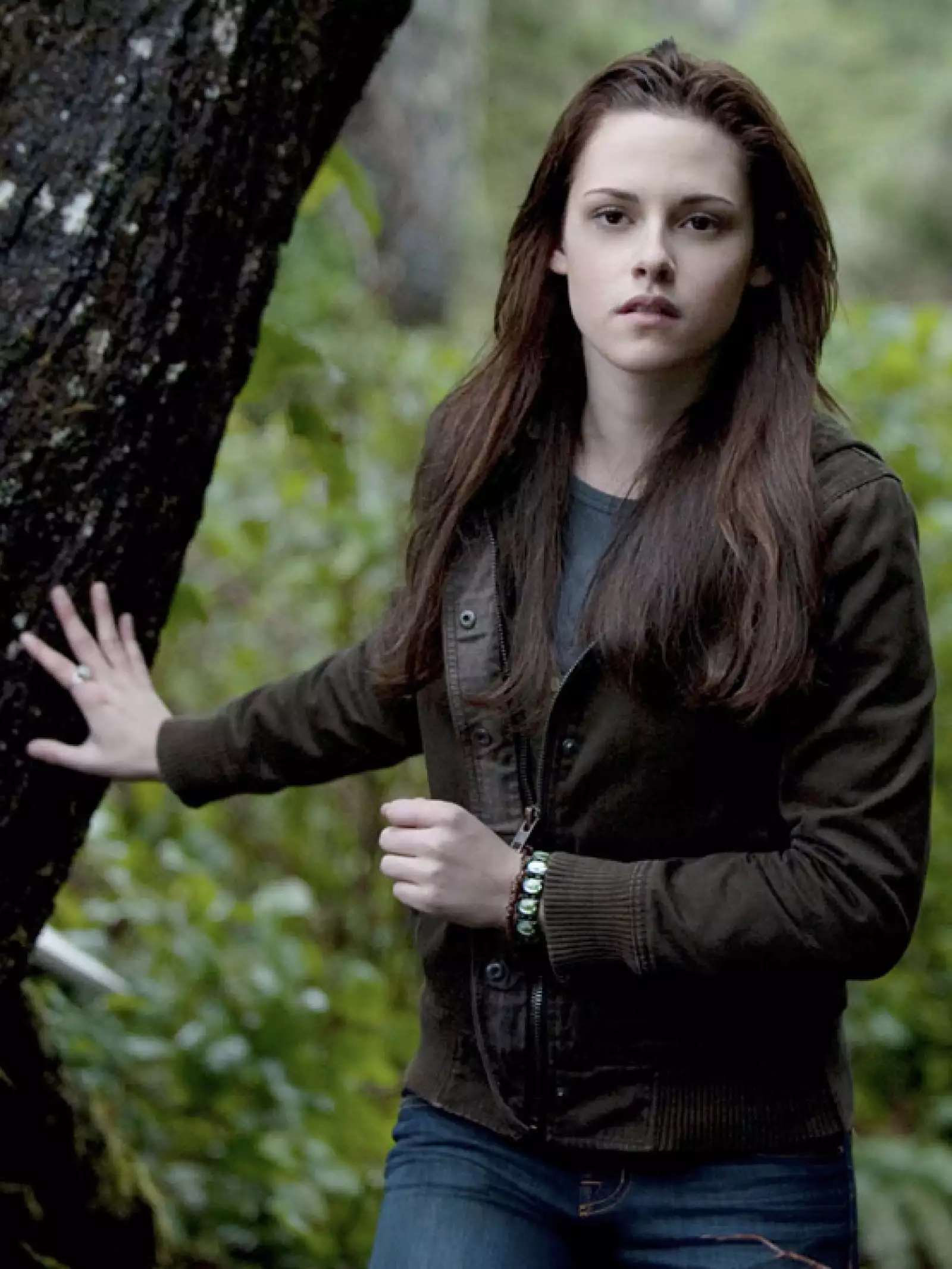 Kristen Stewart en su papel de Bella en Twilight, nunca se caracterizó por su sentido de la moda. Su closet estaba lleno de jeans flojos y sudaderas.