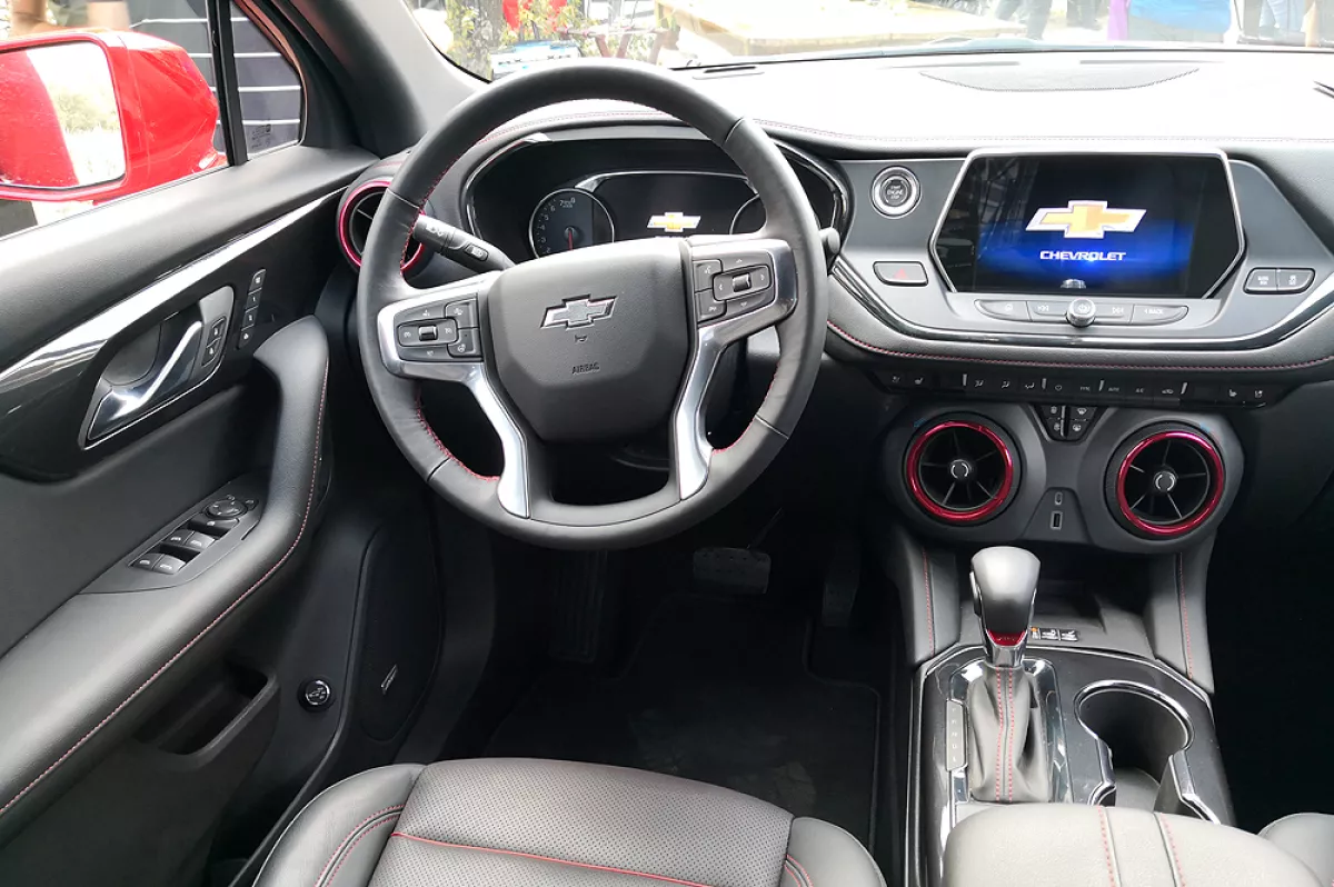 Chevrolet-Blazer-interior.jpg