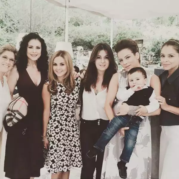 Grandes amigas festejaron con Silvia que muy pronto tendrá a su bebé en brazos.