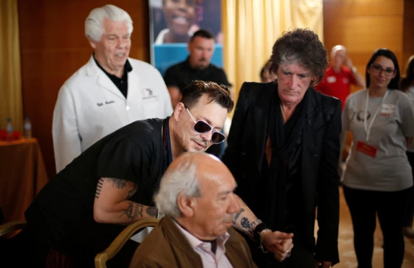 Según la abogada de Depp, él no estaba en casa cuando sucedió lo que asegura Amber.