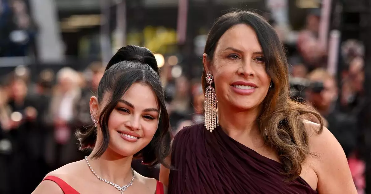 Selena Gomez y Karla Sofía Gascón