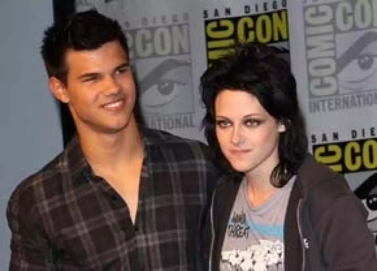 Lautner y Stewart ofrecerán entrevistas a la prensa mexicana en el marco de la promoción de la cinta Luna nueva, la segunda parte de la saga de vampiros escrita por la estadounidense Stephenie Meyer.