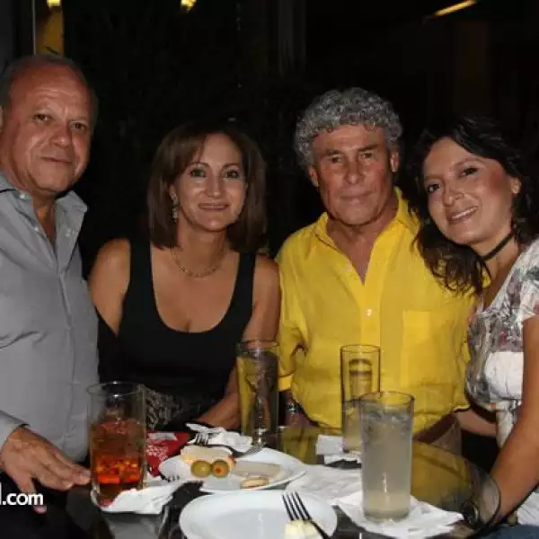 Francisco e Ileana Tinajero con Pepe Montes y Rosy Navarro
