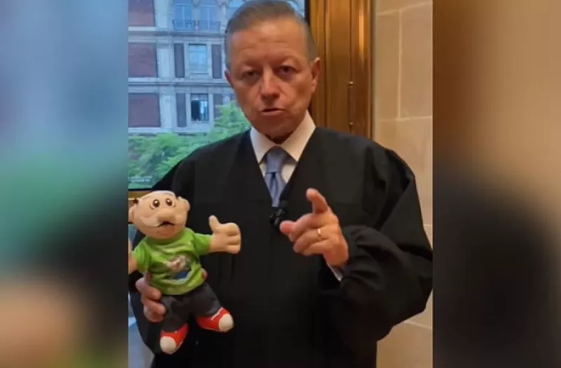 arturo-zaldivar-doctor-simi