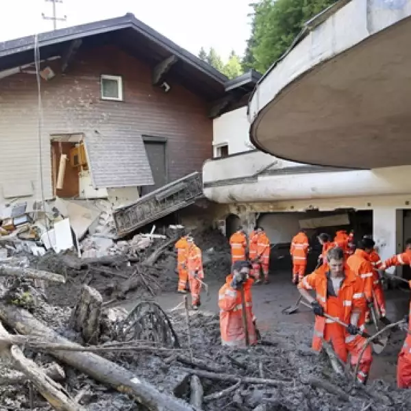 labores de limpieza en huttau, austria
