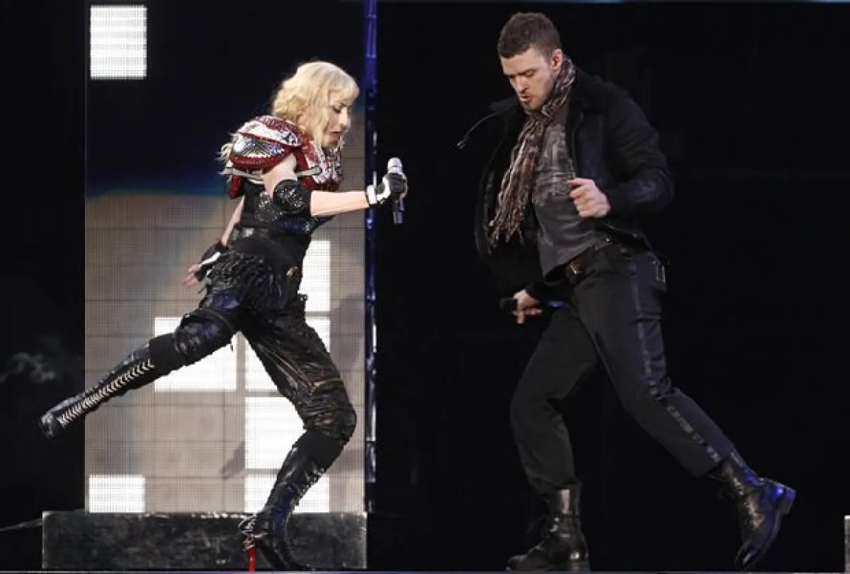 Justin Timberlake y Madonna interpretaron sobre el escenario la canción "4 minutes".