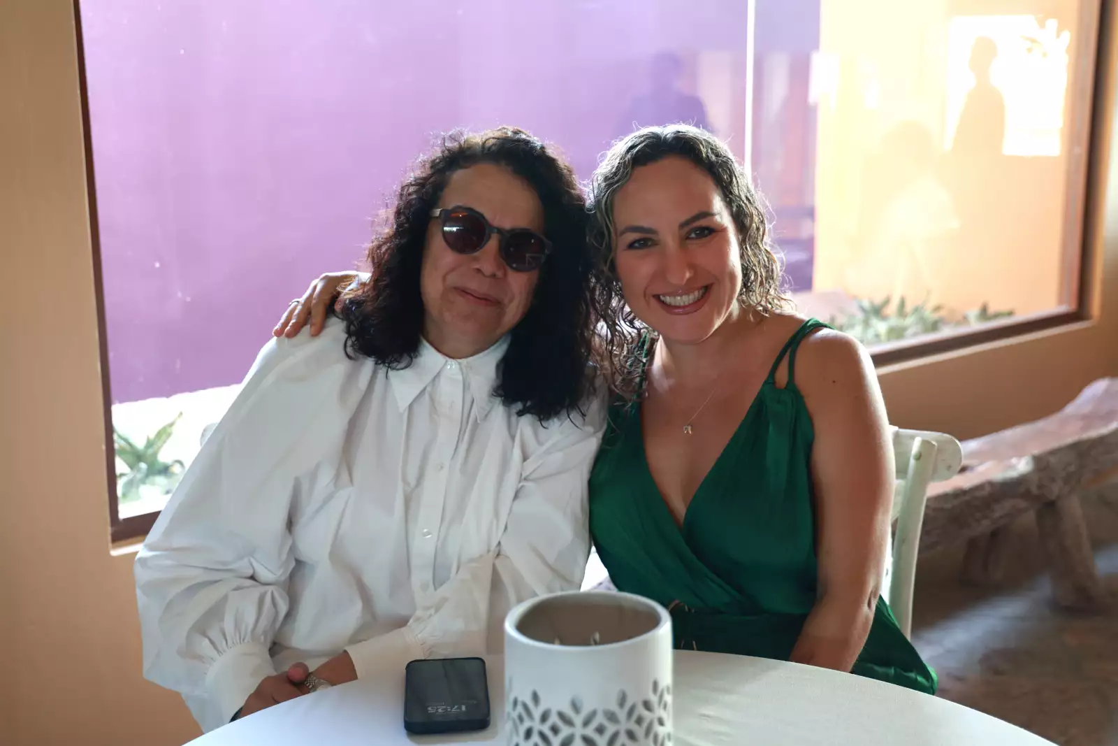 Consuelo Sáizar y Paola Kuri