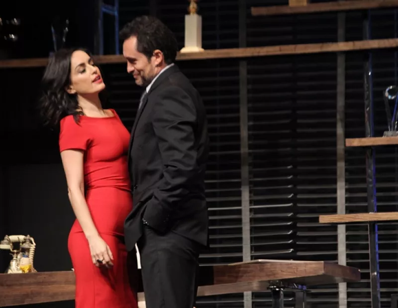 Así lo aseguró el actor mexicano nominado al premio Oscar al termino del estreno de la puesta en escena `Nadando con Tiburones´, donde comparte créditos con Ana de la Reguera y Poncho Herrera.