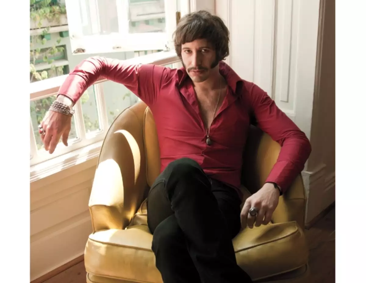 Encontró su propio lugar en el mundo de la música, lejos de la sombra de su padre, Alejandro Jodorowsky, aunque el precio que pagó fue muy alto.