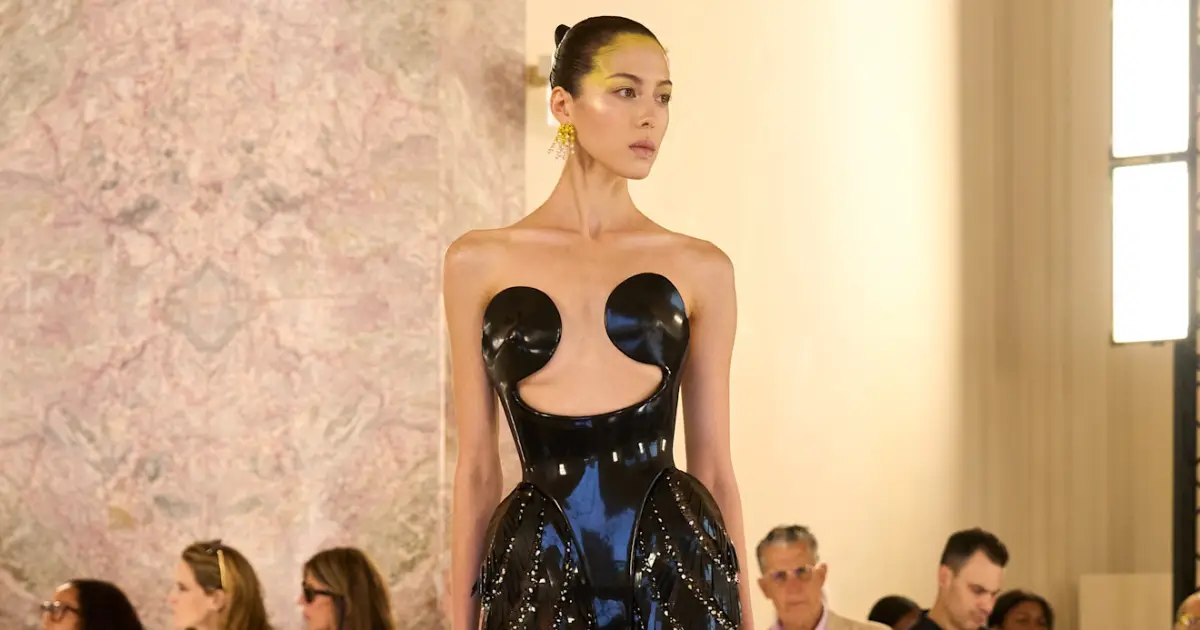 HAUTE COUTURE.jpg