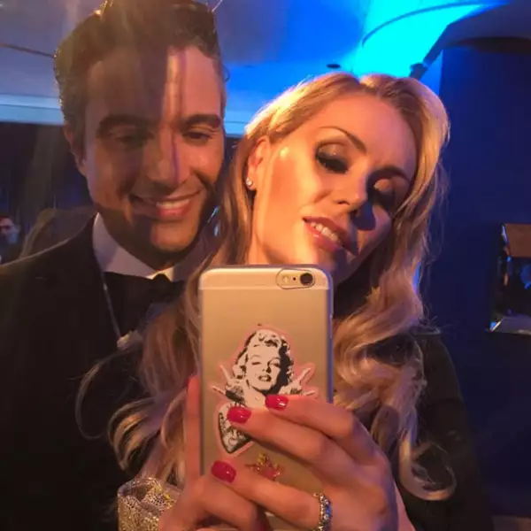 Los esposos se veían muy enamorados durante la premiación.