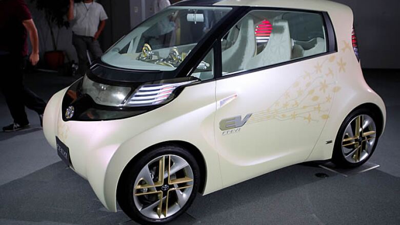 La compañía automotora, Toyota, dio a conocer su modelo FT-EV 11, diseñado para las ciudades, con motor eléctrico y capacidad para 2 personas.