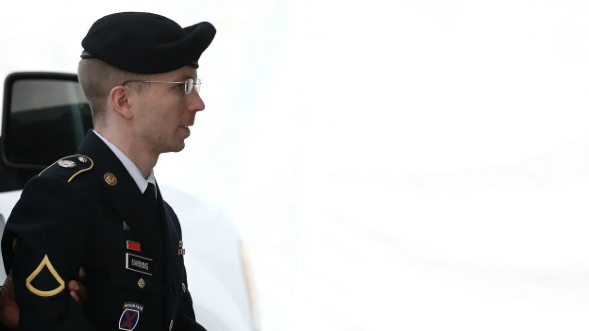chelsea manning twitter