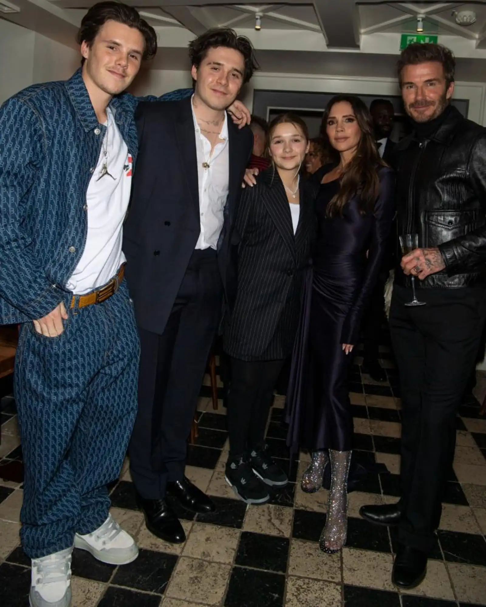 VB AW23 COCKTAILS    42.jpeg