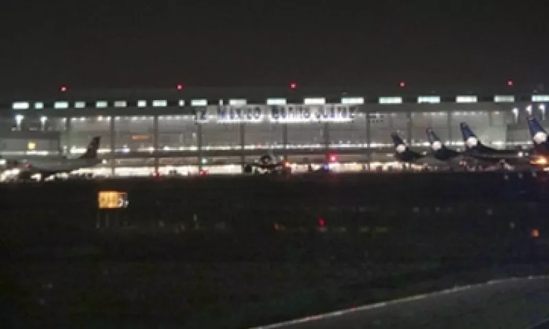 Aeropuerto noche