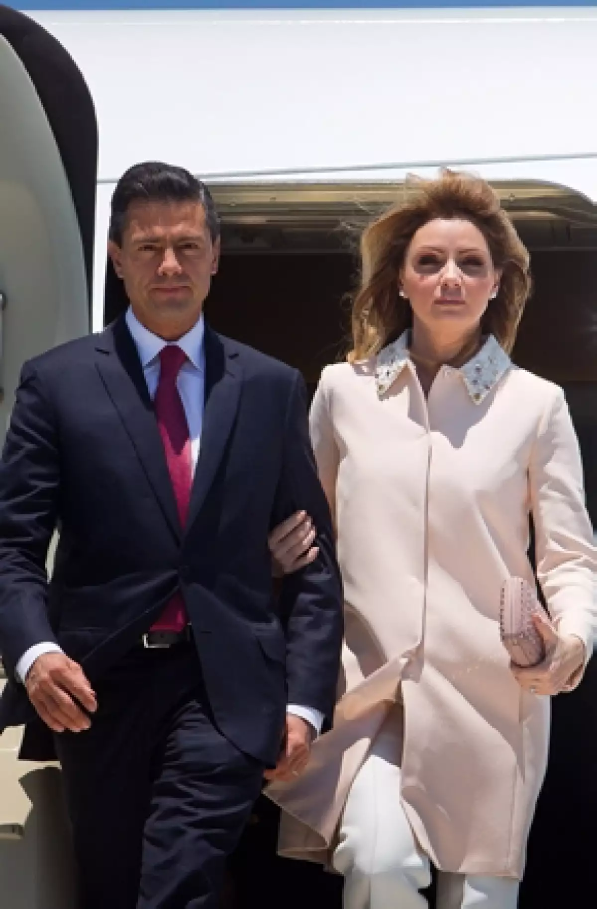 El sitio 'Univisión' reportó que la primera dama adquirió un departamento valuado en 1.7 millones de dólares en Miami en 2005, el cual terminó de pagar en 2011 pese a que el plazo vencía en 2035.
