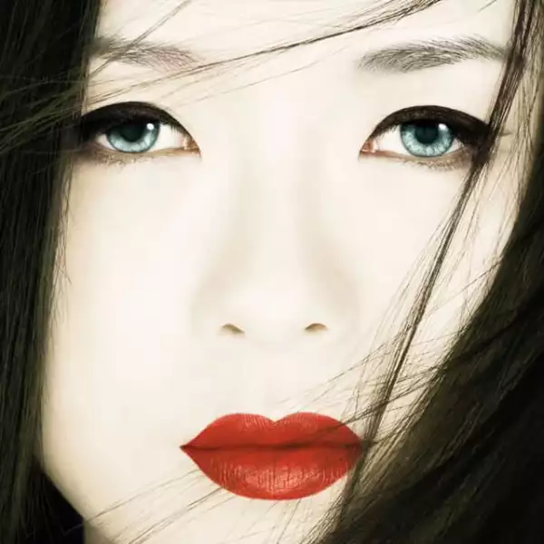 Memoirs of a Geisha?Sayuri es la poseedora de los labios rojos más impactantes del cine. Jamás podríamos imaginar este personaje sin ese tono.